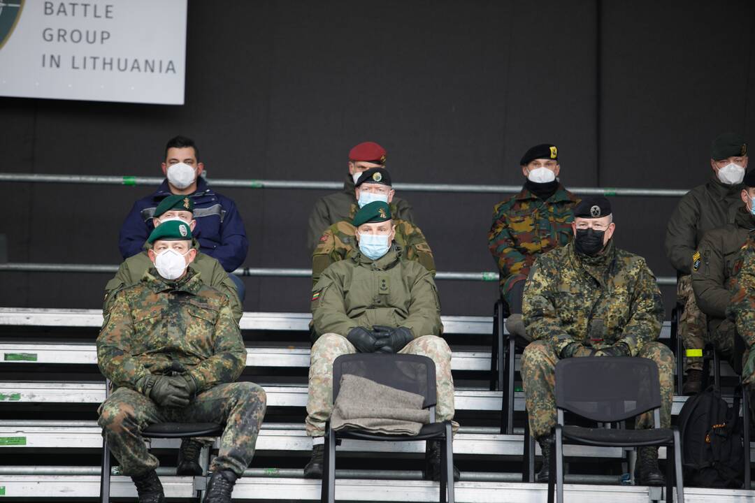 NATO vadų pasikeitimo ceremonija
