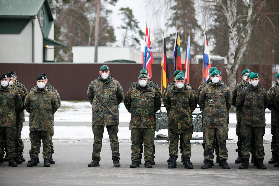 NATO vadų pasikeitimo ceremonija