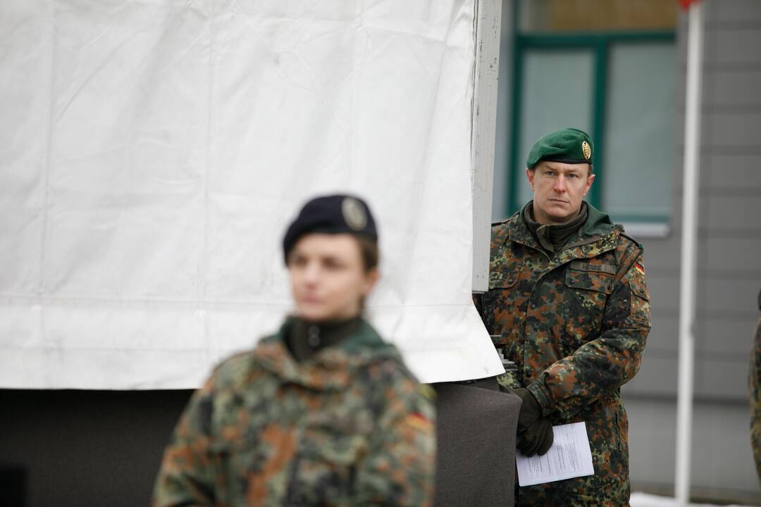 NATO vadų pasikeitimo ceremonija