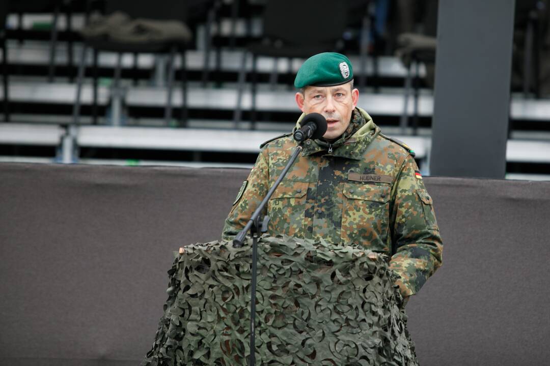 NATO vadų pasikeitimo ceremonija
