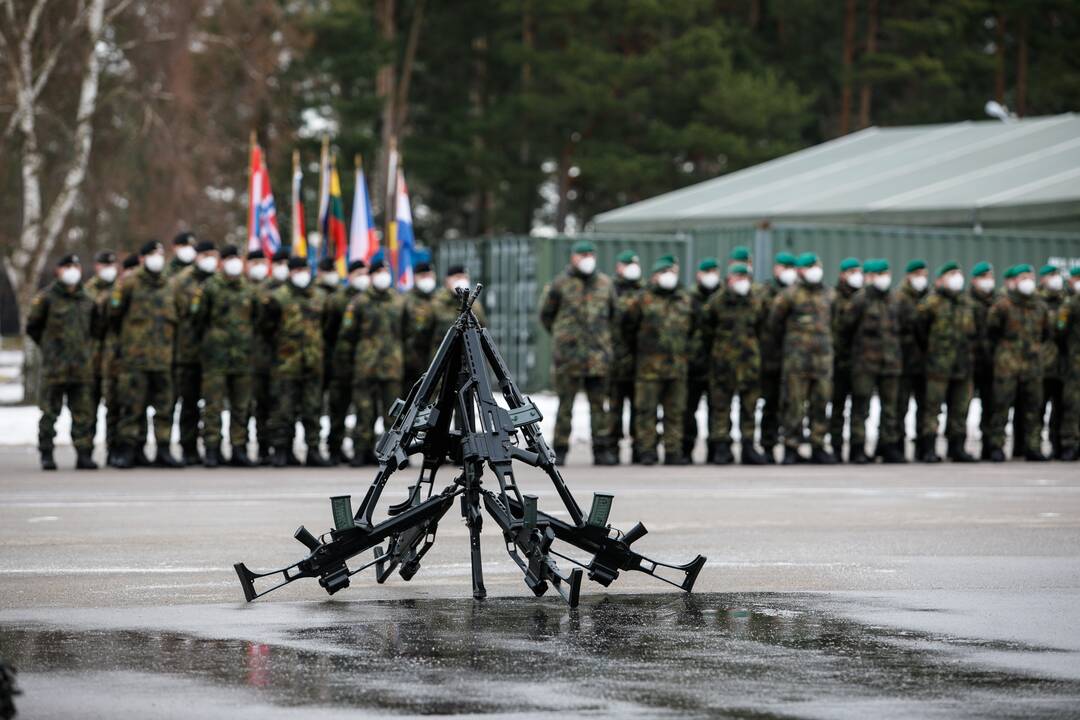 NATO vadų pasikeitimo ceremonija