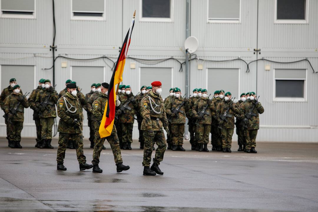 NATO vadų pasikeitimo ceremonija