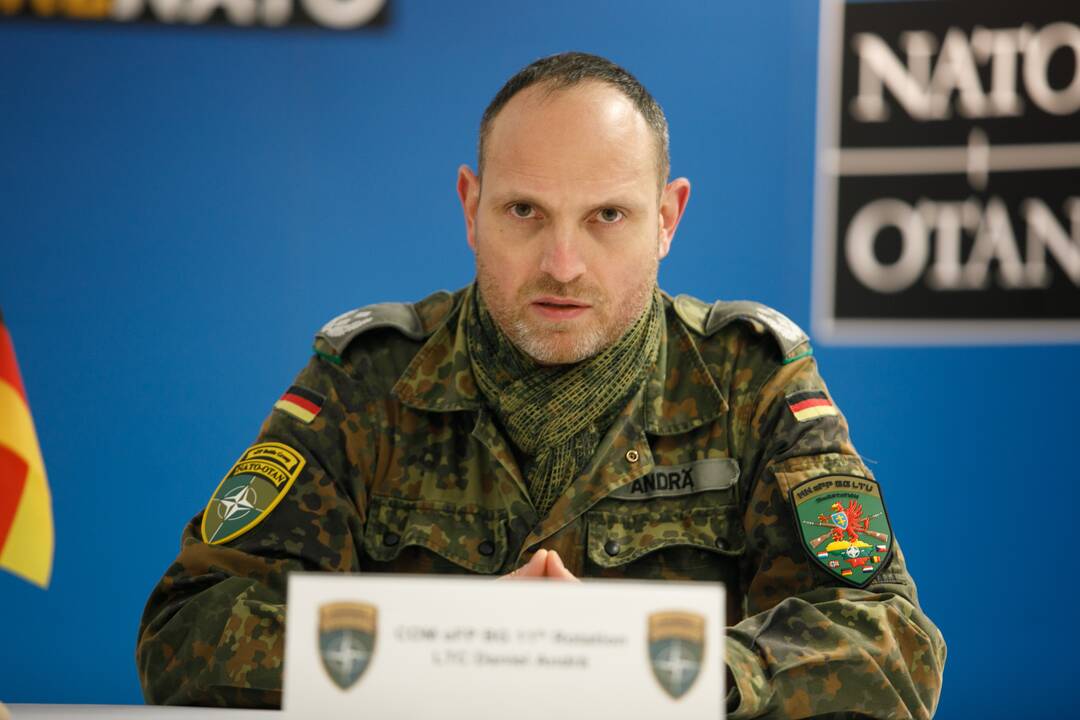 NATO vadų pasikeitimo ceremonija