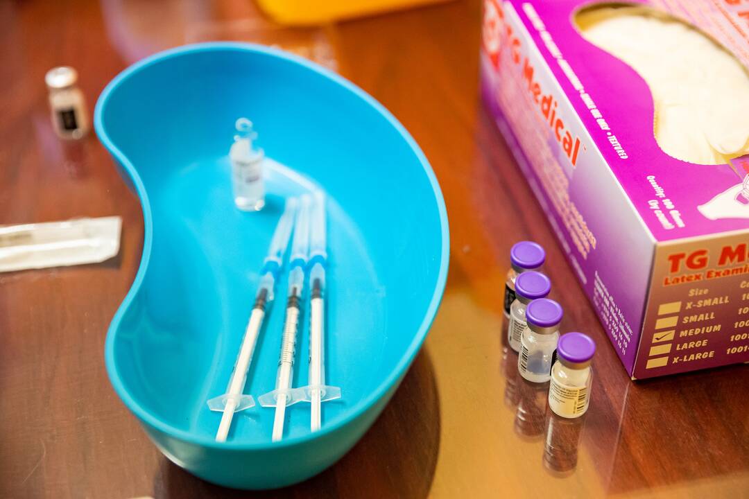 Lietuva dovanoja „AstraZeneca“ vakcinų Ukrainai, Moldovai, Armėnijai