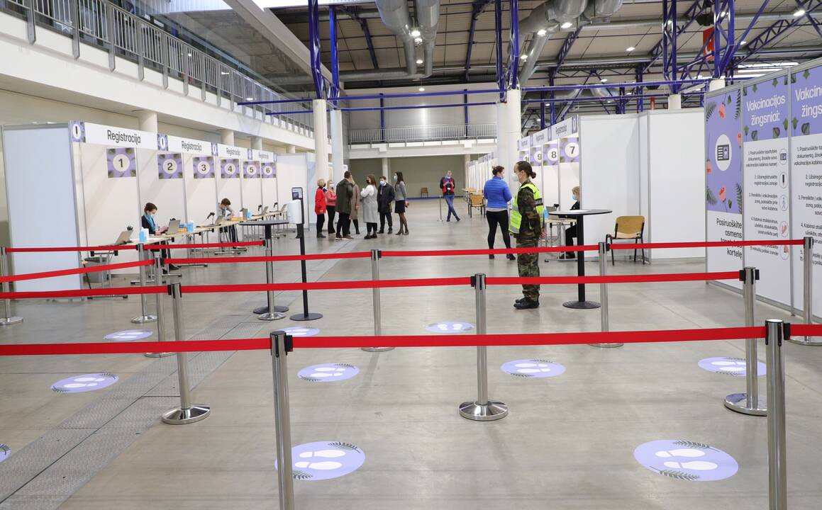 Parodų rūmuose „Litexpo“ atidarytas vakcinavimo centras, jame šią savaitę ketinama paskiepyti apie 42 tūkst. žmonių