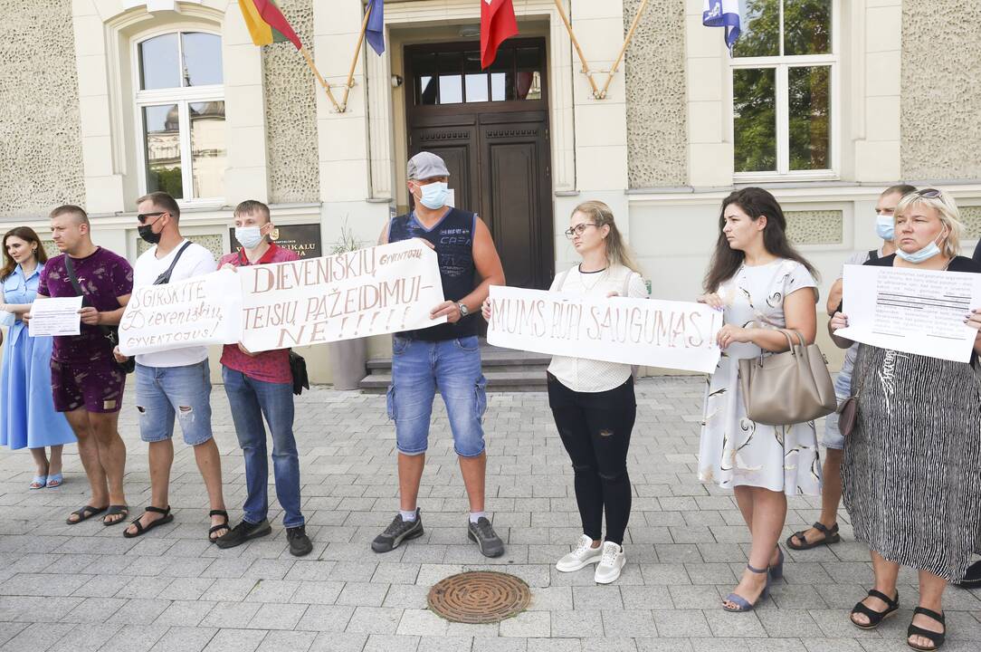 Dieveniškių kaimo bendruomenės protestas prie VRM