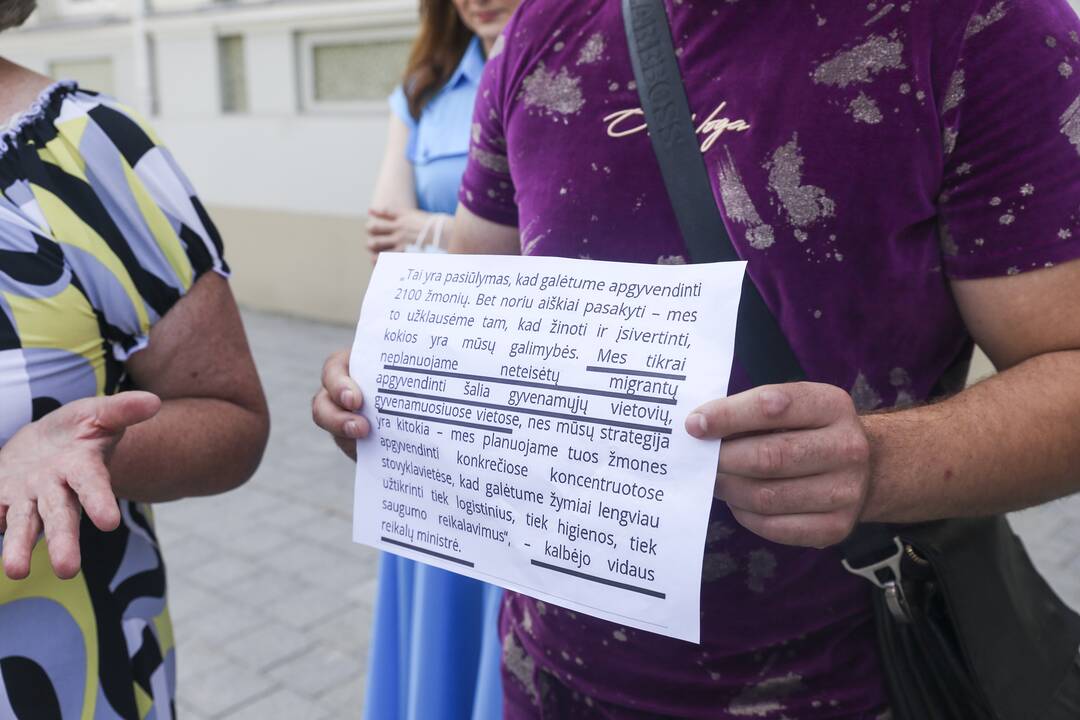 Dieveniškių kaimo bendruomenės protestas prie VRM