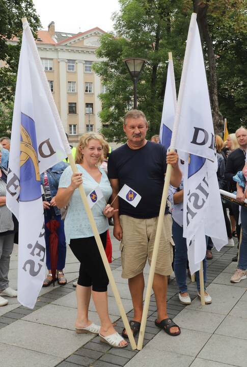 Protestas prie Vyriausybės prieš migrantus