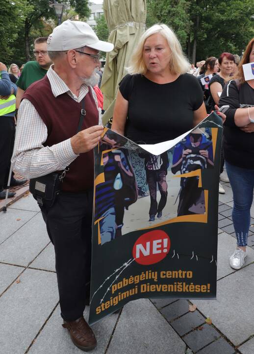 Protestas prie Vyriausybės prieš migrantus