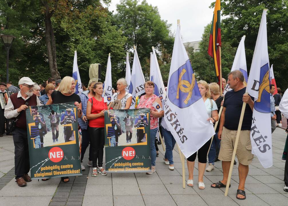Protestas prie Vyriausybės prieš migrantus