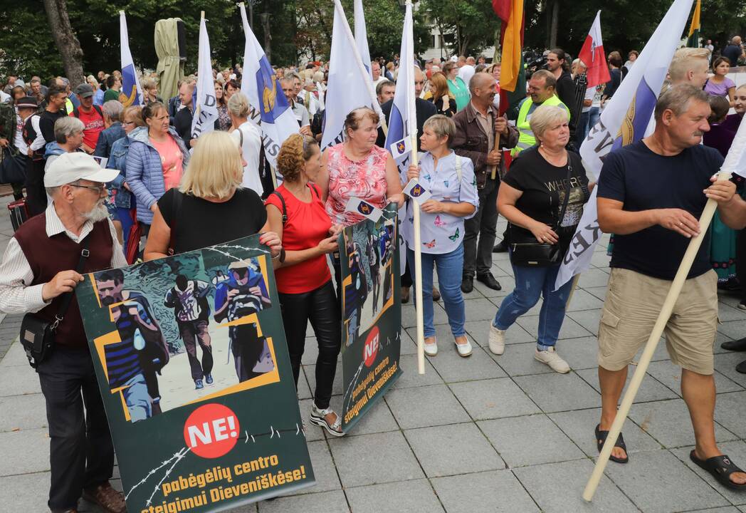 Protestas prie Vyriausybės prieš migrantus