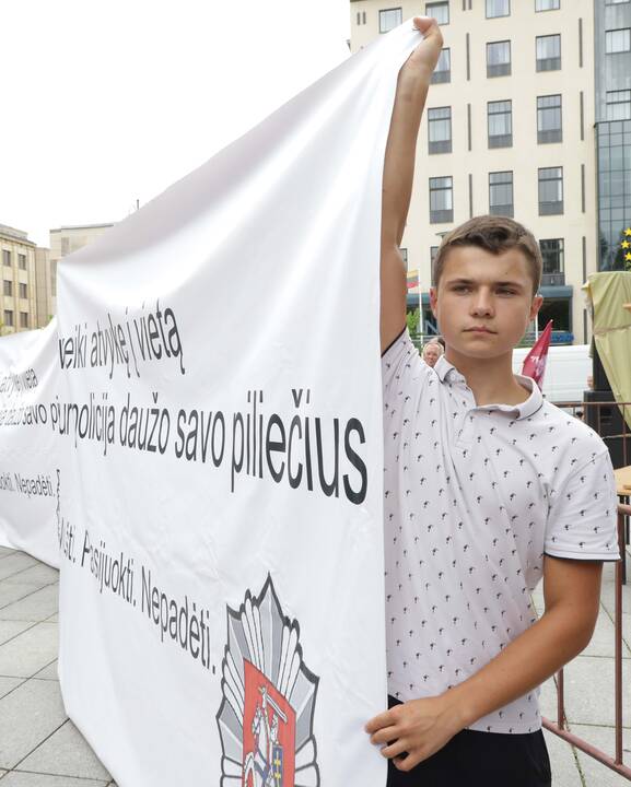 Protestas prie Vyriausybės prieš migrantus