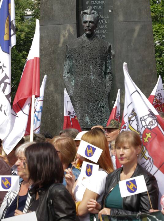 Protestas prie Vyriausybės prieš migrantus