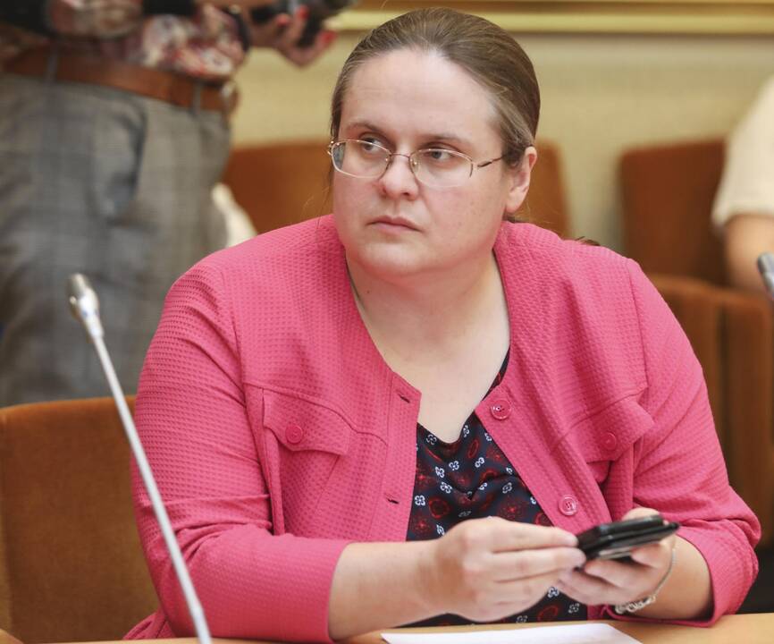 A. Širinskienė siūlo viešinti antstolių turto deklaracijas