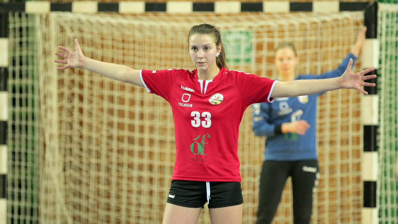 Titulas: 18-metė Vilniaus RSK "Eglė" komandos žaidėja A.Šponė išrinkta geriausia 2019 m. Lietuvos rankininke.