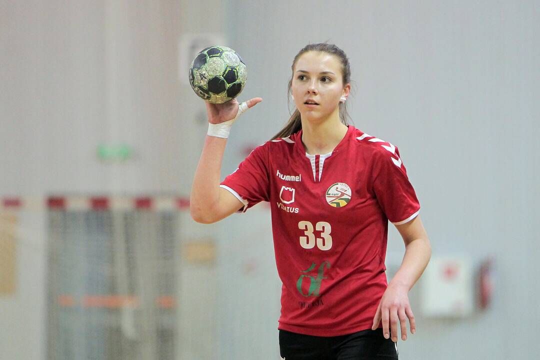 Titulas: 18-metė Vilniaus RSK "Eglė" komandos žaidėja A.Šponė išrinkta geriausia 2019 m. Lietuvos rankininke.