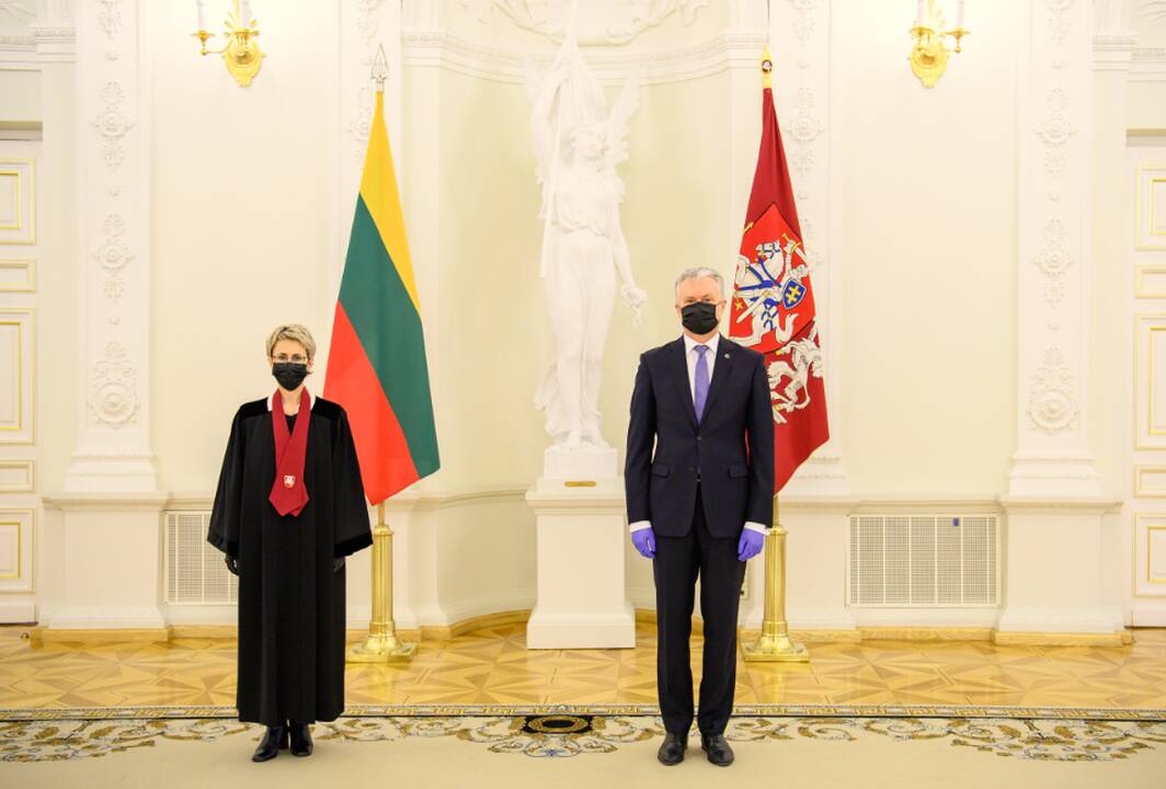 Prezidentas Gitanas Nausėda ketvirtadienį paskyrė Nidą Grunskienę generaline prokurore. 