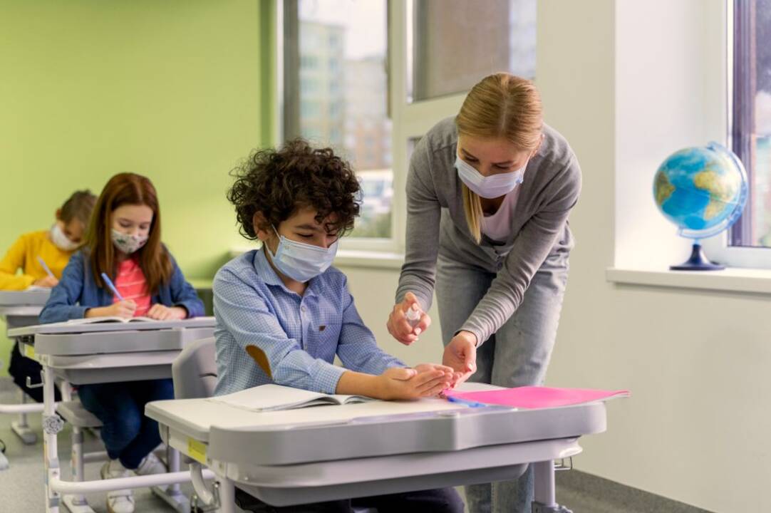 Profsąjungos: apmokestinus testus, kiltų rizika, kad dalis pedagogų išeitų iš darbo