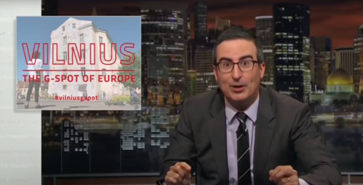Iš skandalingosios Vilniaus reklamos pasišaipė garsus JAV komikas