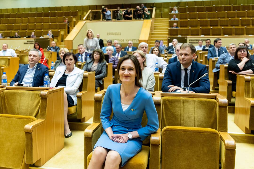 Seimo vadovė kritiškai vertina „valstiečių“ siūlymą drausti ministrų atostogas