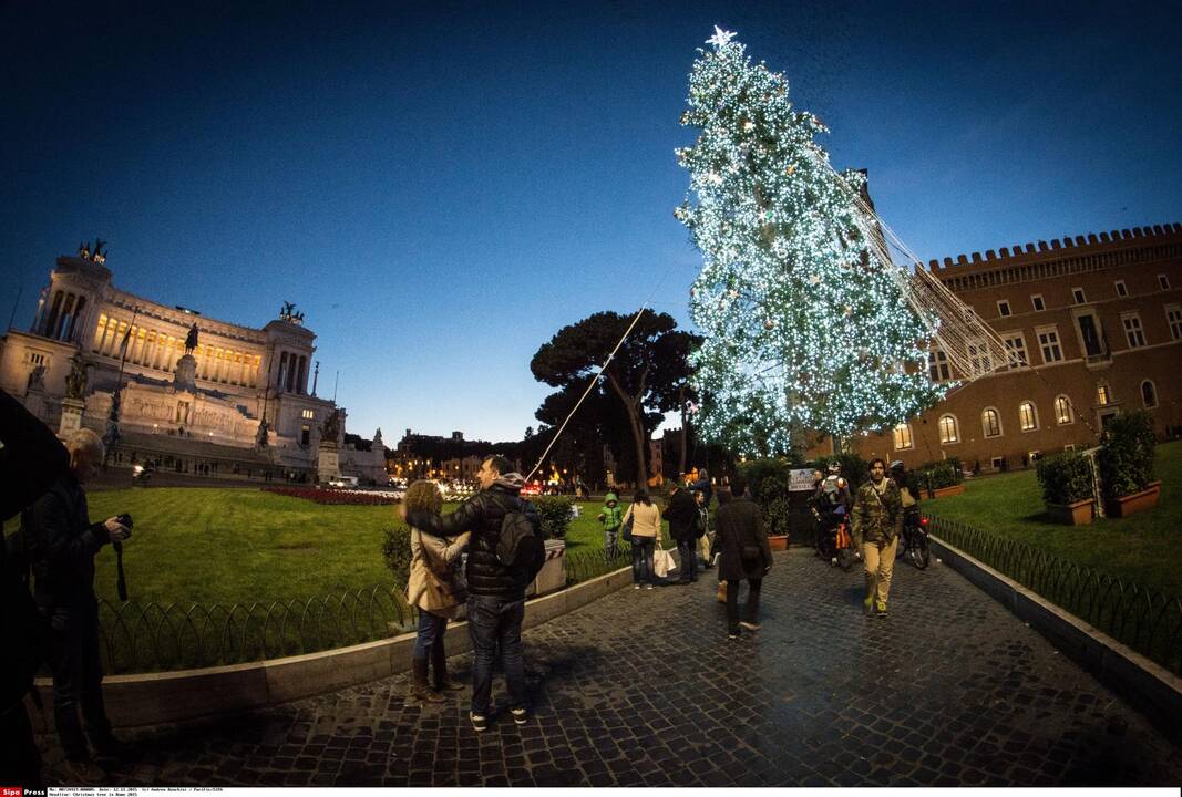 Kodėl kai kurie italai dovanų po eglute neras?