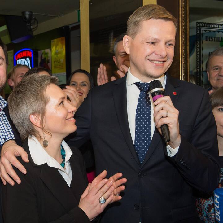 R. Šimašiaus štabas švenčia pergalę