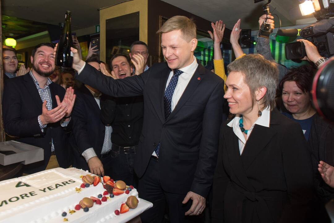 R. Šimašiaus štabas švenčia pergalę
