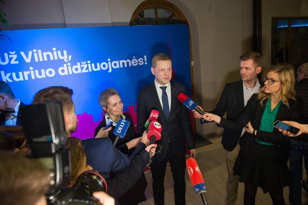 R. Šimašiaus štabas švenčia pergalę