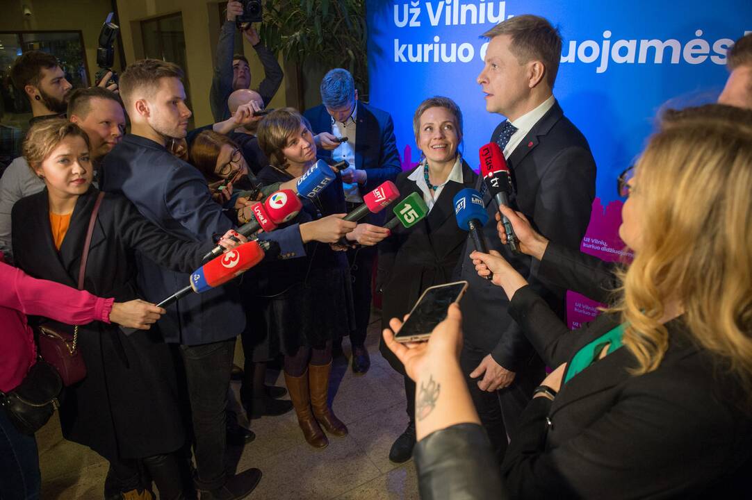 R. Šimašiaus štabas švenčia pergalę