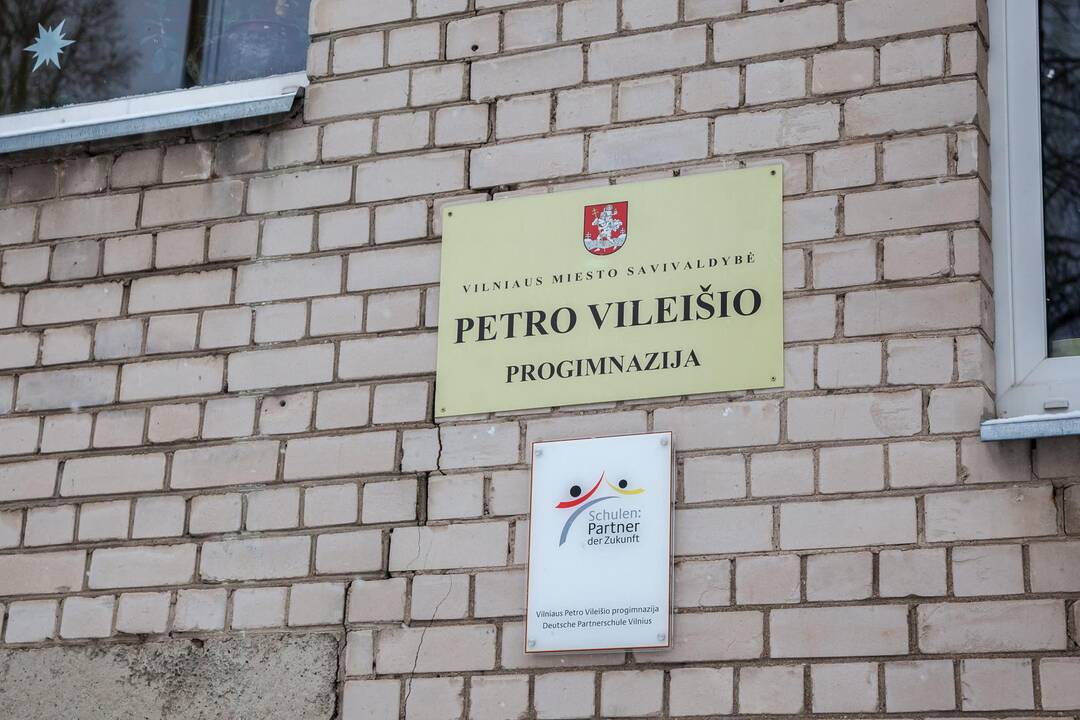 Pinigų pasisavinimu kaltinama sostinės mokyklos vadovė – nušalinta