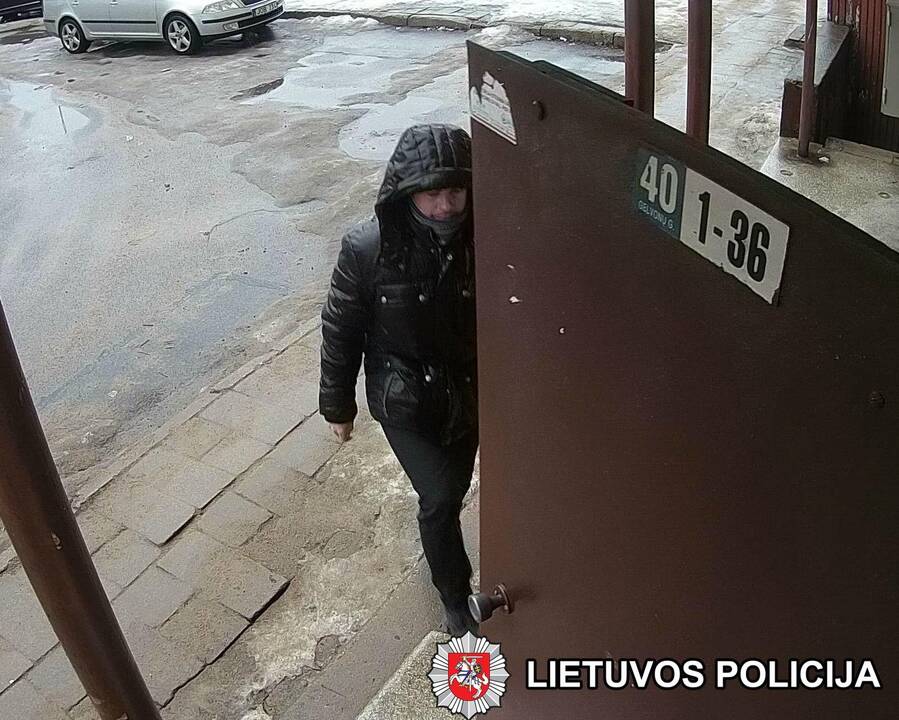 Įtariamasis: policija dar nuo žiemos ieško šio įtartino veikėjo.