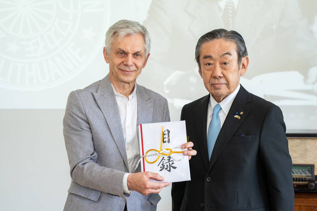 Projektas: konsulas pranešė apie Japonijoje steigiamą Lietuvos paviljoną.