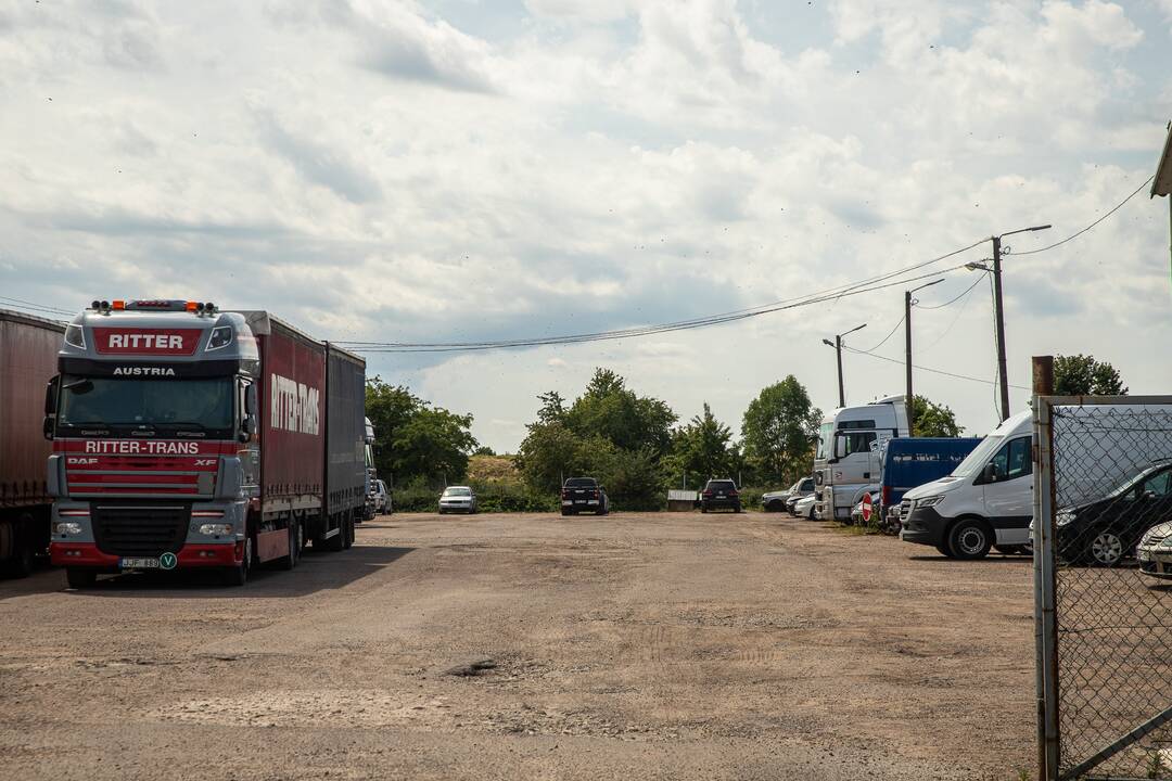 Reakcija: dalis kauniečių piktinosi planais parduoti buvusią V. Bacevičiaus mokyklą.