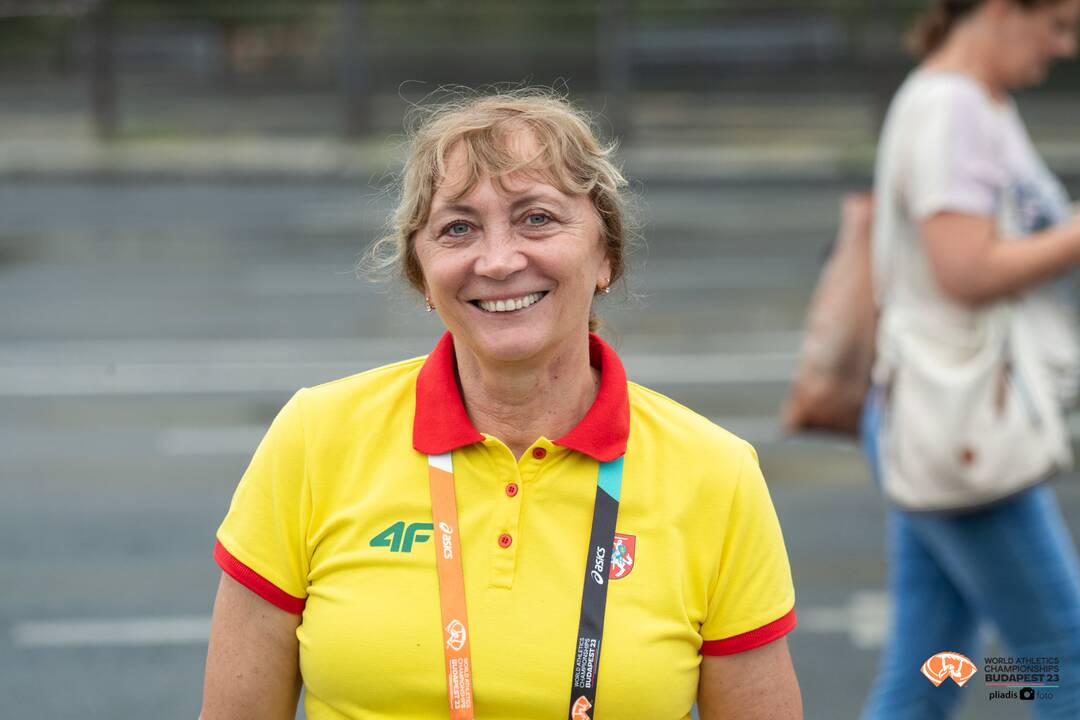 Debiutas: G. Karinauskaitė tarp 35-ių 3 000 m kliūtinio bėgimo dalyvių užėmė 21 vietą.
