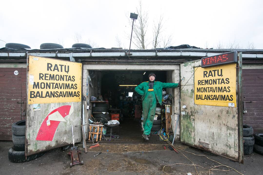 Dėmesys: keičiant padangas svarbu nepažeisti TPMS jutiklių.