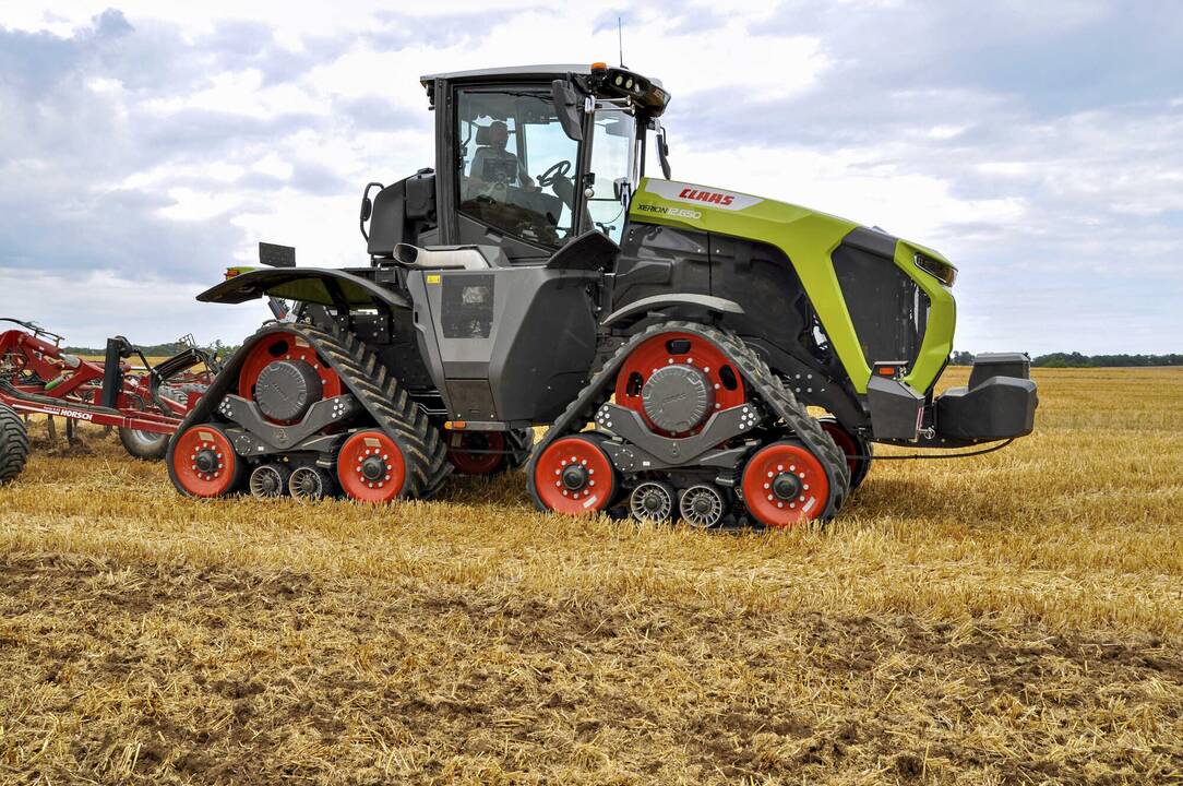 Sėkmė: Lietuvos ūkininkai į Vilnių buvo atvažiavę ir „Fendt“ galiūnais – šio gamintojo traktoriai daugiausia kartų yra laimėję konkursą „Tractor of the Year“.