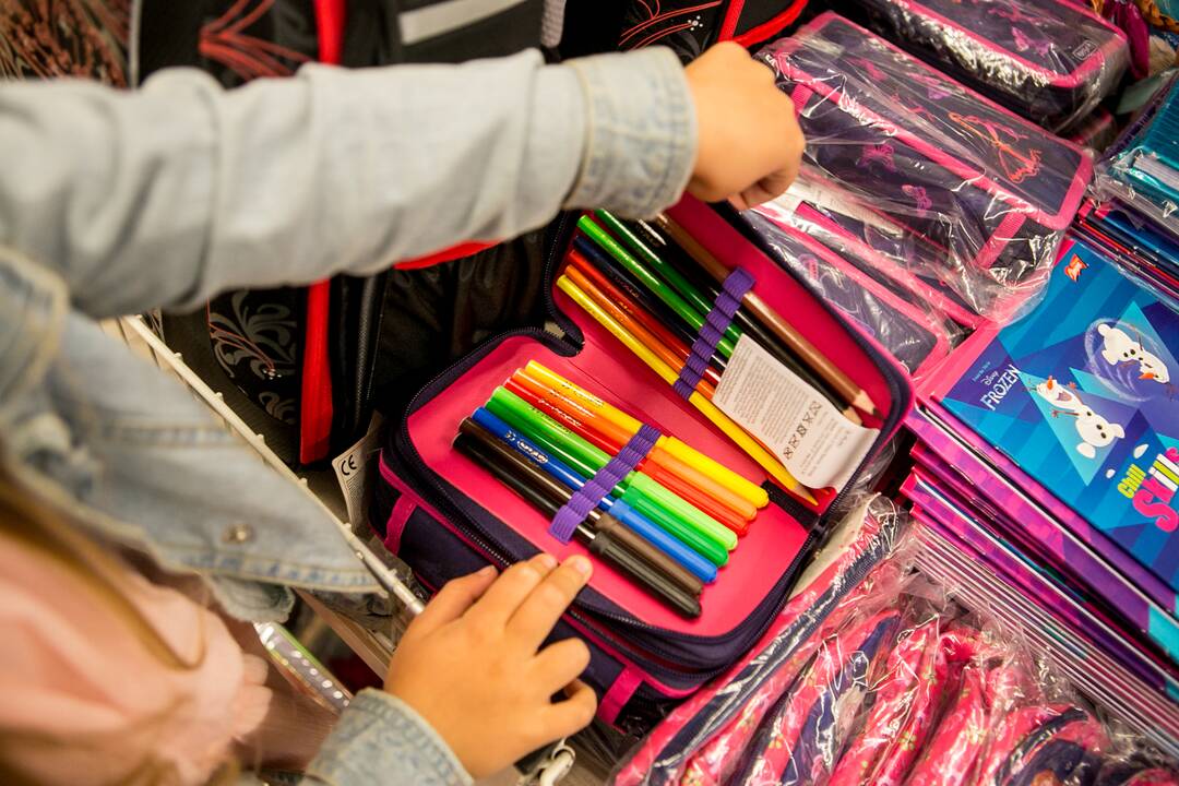 Tradicijos: kanceliarinių prekių skyriuose pirkėjų pikas prognozuojamas paskutinėmis rugpjūčio savaitėmis.