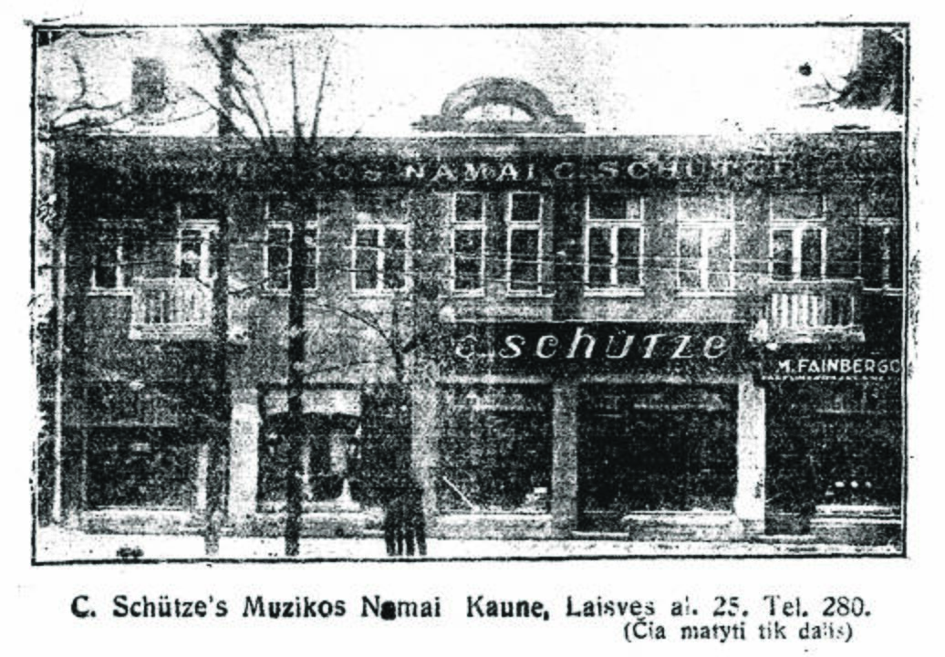 Dėmesys: Konrado kavinės naujienos rūpestingai buvo aprašomos to meto spaudoje.
