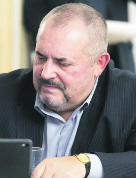 Pozicija: kad savo parašu paremtų B. Nadeždino ketinimus dalyvauti prezidento rinkimuose Maskvos, o ir kitų miestų gyventojai stovėjo eilėse.