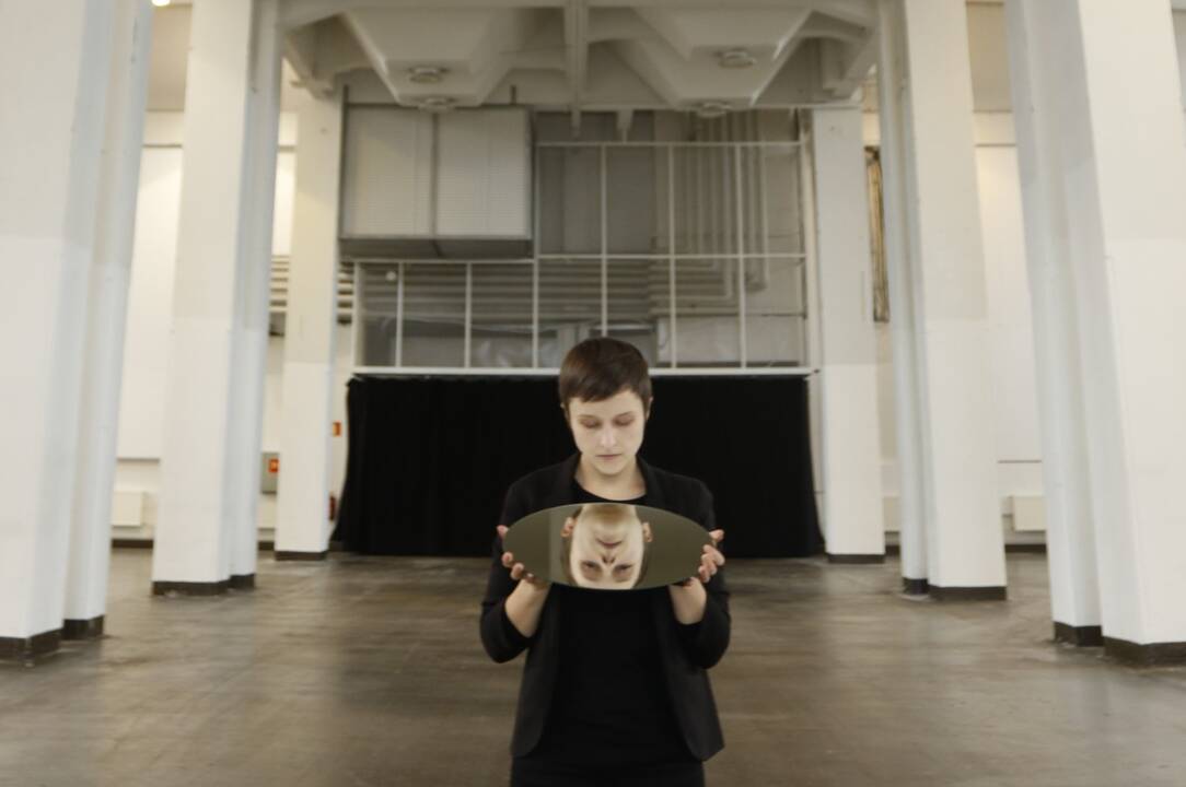 R. Auškalnytės videoinstaliacija „Pranašas ir pranašo mirtis“ (2021).