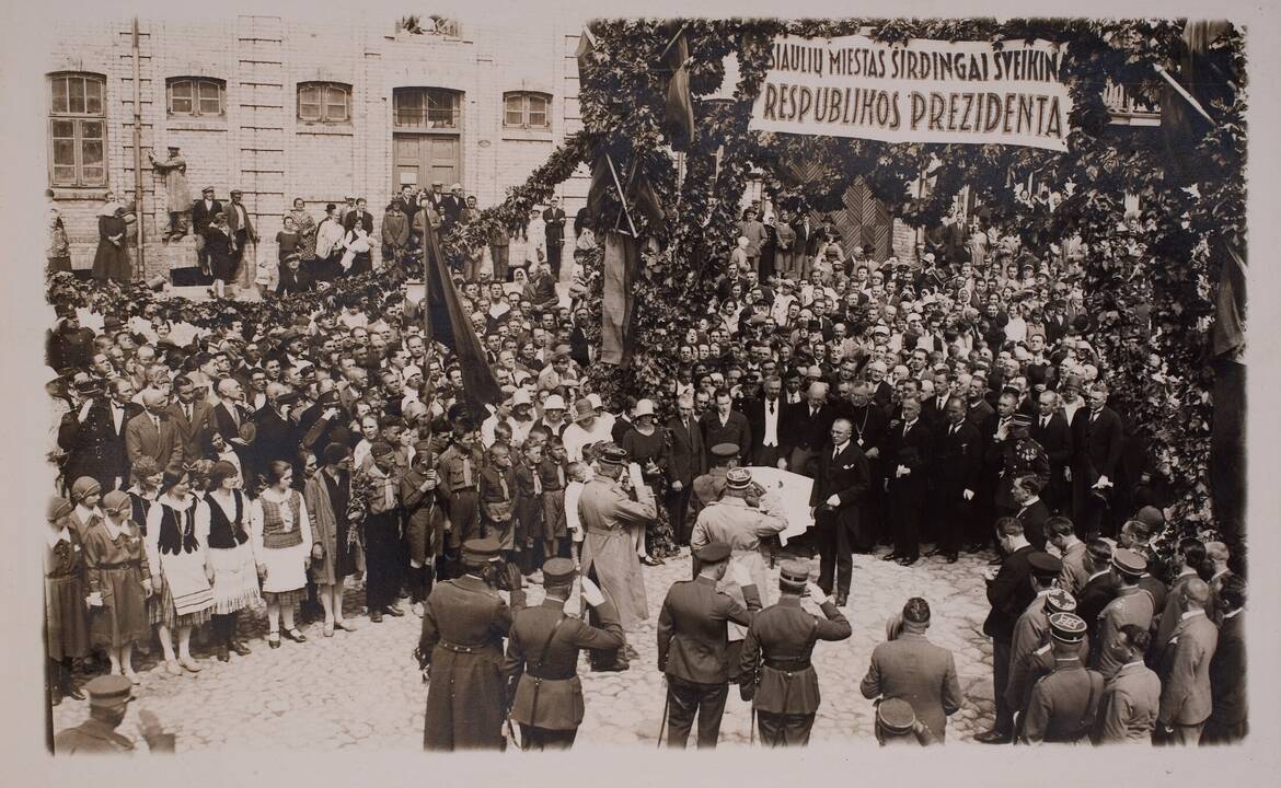 Portretas: prezidentas A. Smetona, 1920 m.