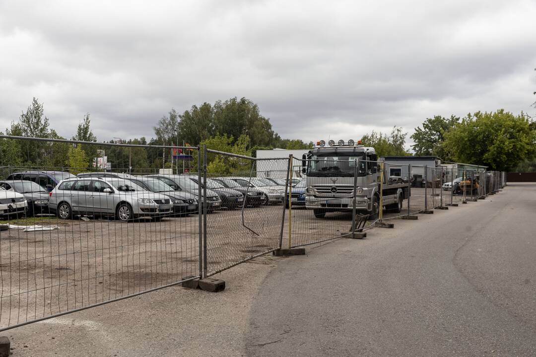 Zona: čia patenka prasižengusių vairuotojų automobiliai.
