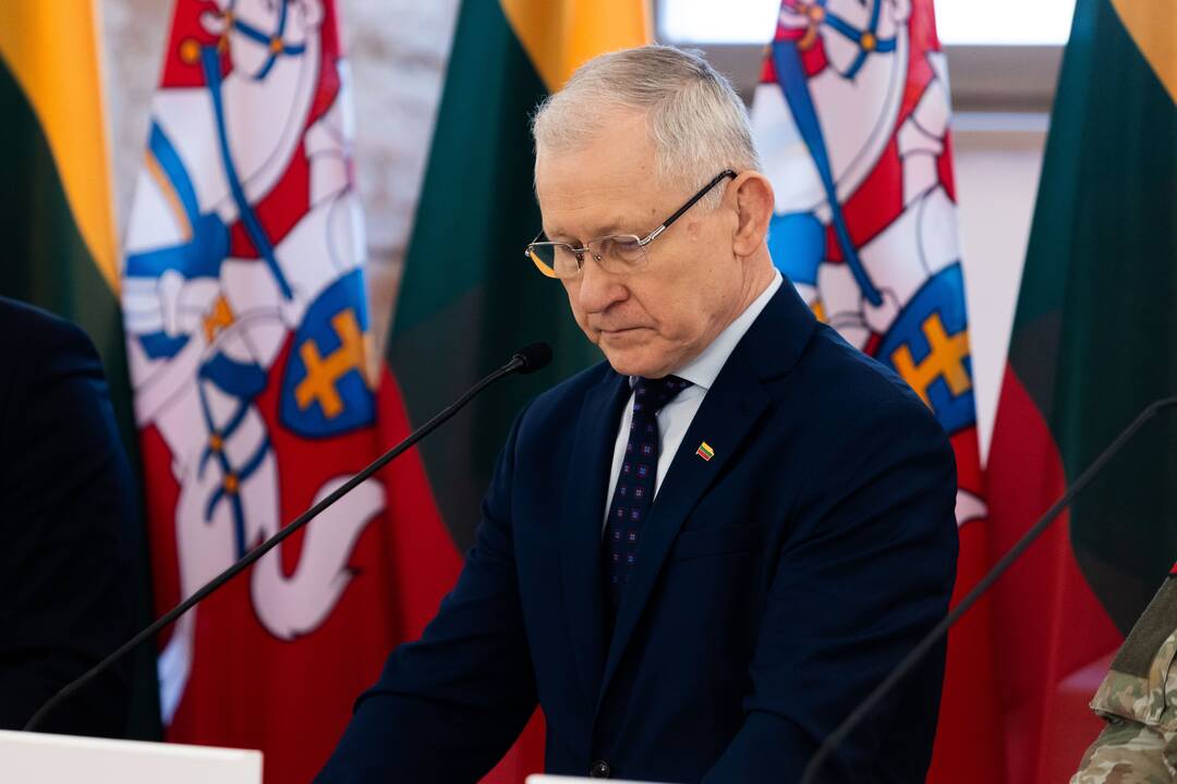 Pernai apie 6,7 tūkst. asmenų karo tarnyba atidėta, kad šaukiamojo amžiaus sportininkai, muzikantai, šokėjai ar gabūs tam tikrose srityse jaunuoliai garsintų Lietuvą.