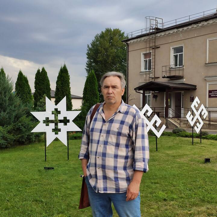 „Mano tikslas nėra surinkti kuo daugiau – kur kas svarbiau, kokios jos“, – sako stiklines padažines kolekcionuojantis D. Stočkus.