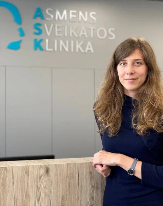 Jeigu paauglys stokoja artimo ryšio su suaugusiais ir bendraamžiais, neturi žmonių, padėsiančių jam atrasti vertybines nuostatas, svarbų vaidmenį gali vaidinti socialiniai tinklai.