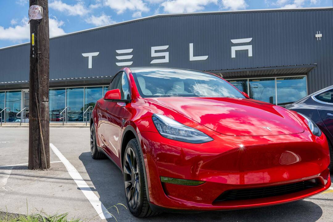 Netvarka: kai kurie vadovai įmonių automobiliais nevengdavo leistis į savaitgalio keliones.