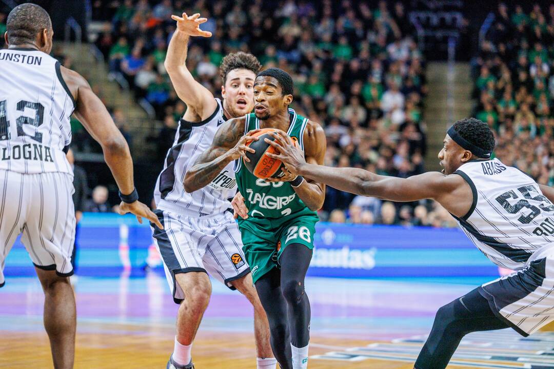 Kauno klubas pagerbė prieš 25 metus Eurolygos čempionais tapusius A. Kosauską, G. Gustą, M. Žukauską, D. Maskoliūną, J. Kazlauską, A. Brazį ir R. Narkų 