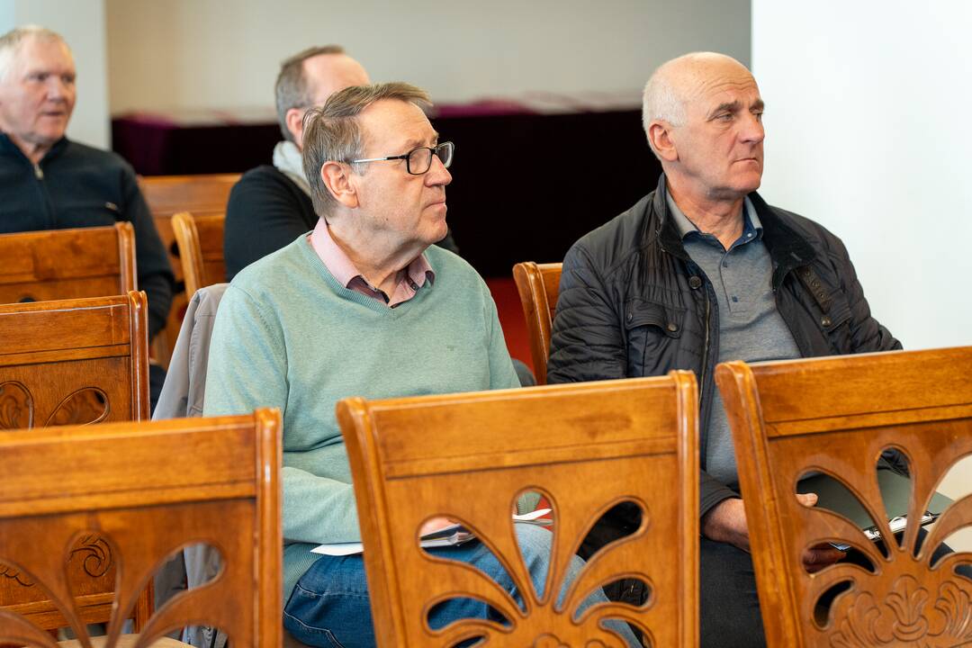 Vaizdas: taip atrodo stumbrų ištryptas pasėlių laukas.