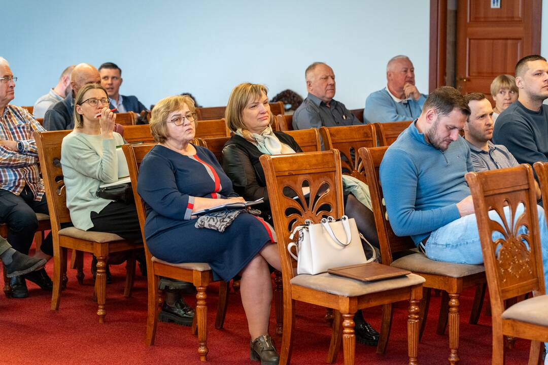 Vaizdas: taip atrodo stumbrų ištryptas pasėlių laukas.