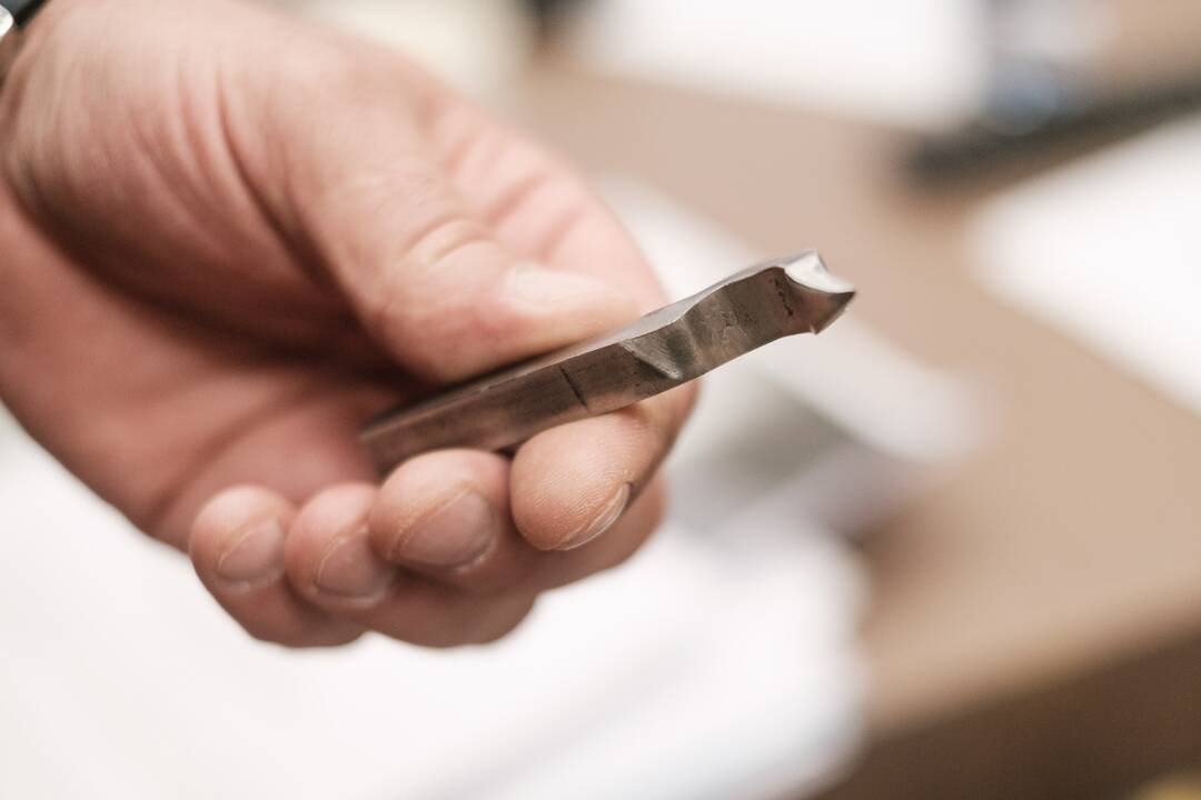 Klausimas: kaip verslininkai turėtų tikrinti kelis gramus sveriančių tūkstančių juvelyrinių dirbinių prabas?